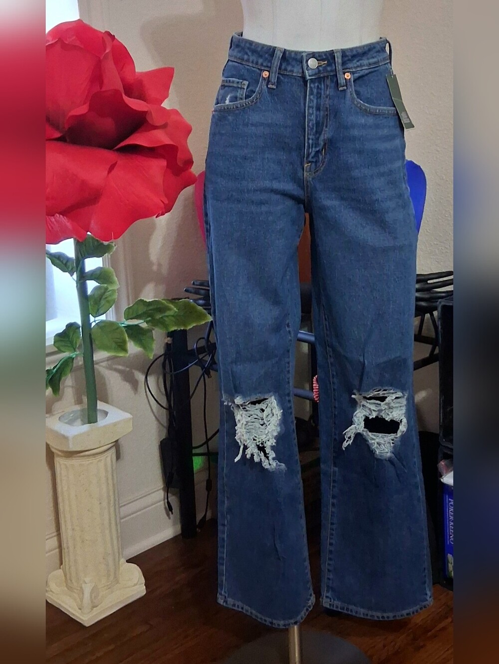 👖'IT'S A SALE!! Distressed High-Rise Wide-Leg Jeans👖